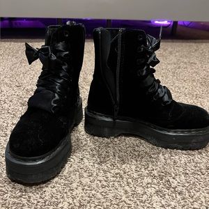 Dr martens jadon black velvet boots